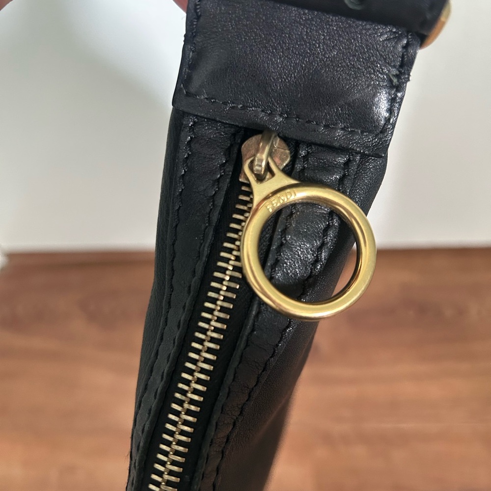 Fendi Oyster Black Leather - Picture 5 of 15